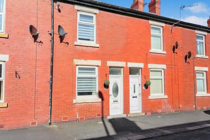 2 Bedroom Property To Rent In Drummond Avenue, Blackpool, Lancashire, FY3