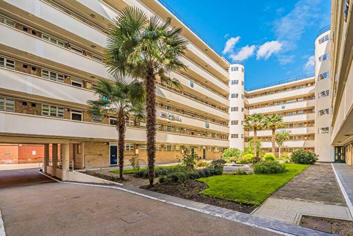 2 Bedroom Flat To Rent In Sheen Road, Richmond, TW9