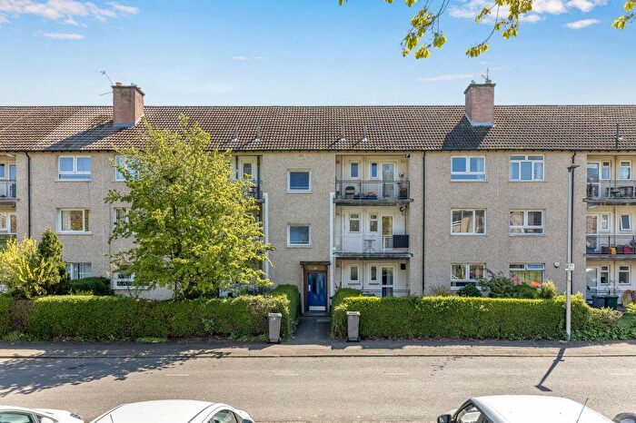 3 Bedroom Flat For Sale In / Telford Drive, Crewe, Edinburgh, EH4