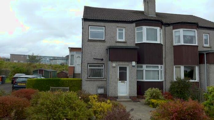 2 Bedroom Ground Flat To Rent In Fairway, Bearsden, G61