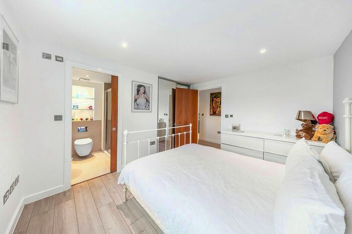 2 Bedroom Flat To Rent In Felsham Road, West Putney, London, SW15