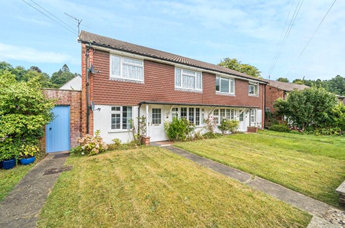 2 Bedroom Maisonette To Rent In Lion Lane, Haslemere, Surrey, GU27