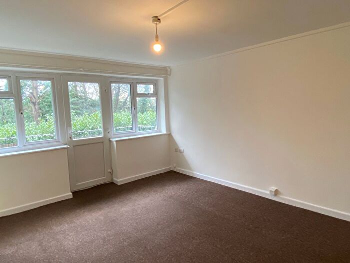 1 Bedroom Flat To Rent In Coxford Road, Southampton, Hampshire, SO16