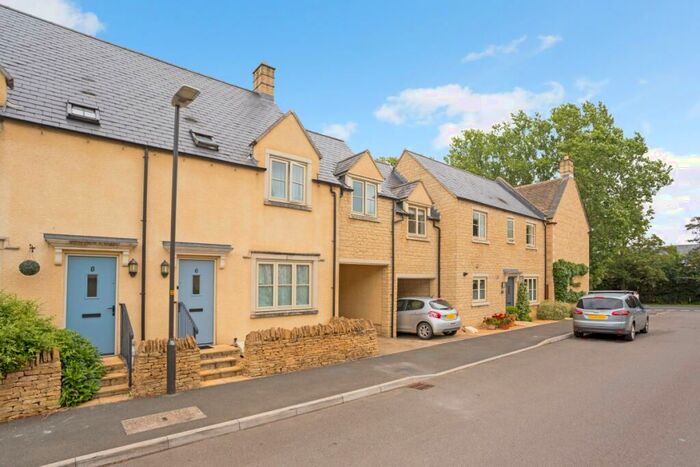 4 Bedroom Terraced House To Rent In Jacobs Piece Fairford, GL7