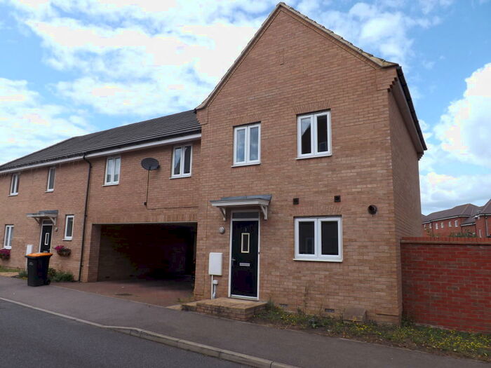 3 Bedroom House To Rent In Rochester Way, Shortstown, Bedford, MK42