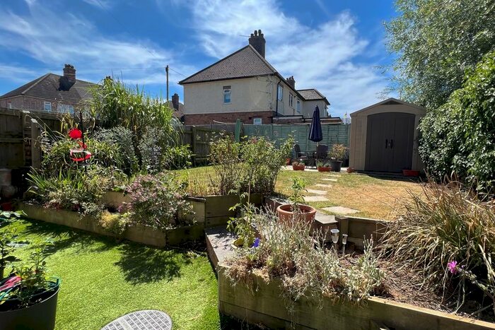 4 Bedroom Semi-Detached House For Sale In Long Clawson, Melton Mowbray, LE14