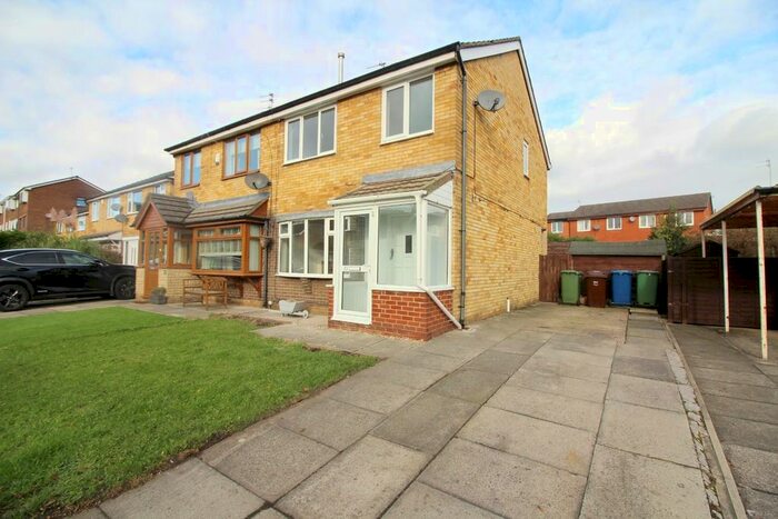 3 Bedroom Semi-Detached House To Rent In Warwick Close, Bury, BL8