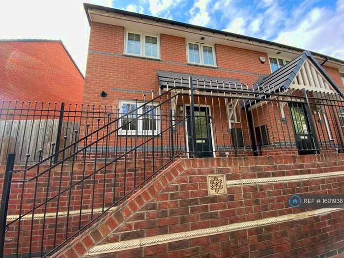 3 Bedroom Terraced House To Rent In Derwentwater Road, Gateshead, NE8