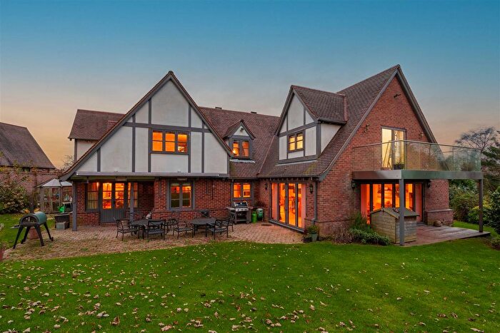 6 Bedroom Property For Sale In Field Lane, Appleton, Warrington, WA4