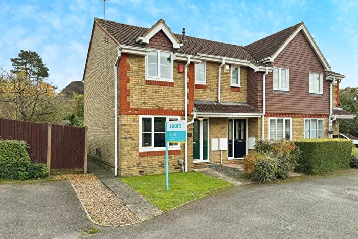 2 Bedroom End Of Terrace House To Rent In Montague Close, Wokingham, RG40