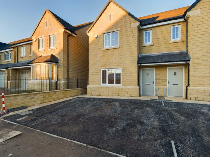 3 Bedroom Semi-Detached House To Rent In Hawbank Drive, Skipton, BD23