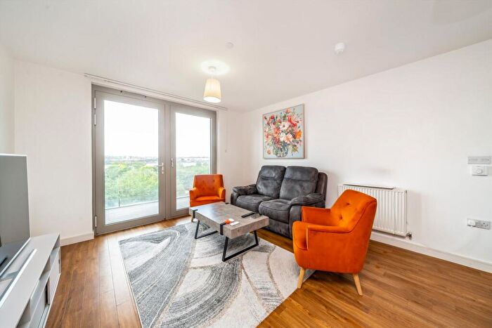 2 Bedroom Flat For Sale In Booth Road, Riverside View, Booth Road, E16