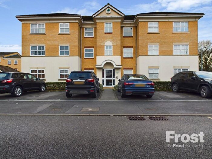 2 Bedroom Apartment To Rent In Hurworth Avenue, Langley, Berkshire, SL3