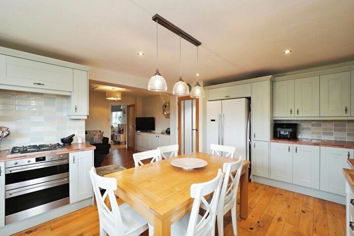 4 Bedroom Detached House For Sale In Sledgegate Lane, Matlock, DE4
