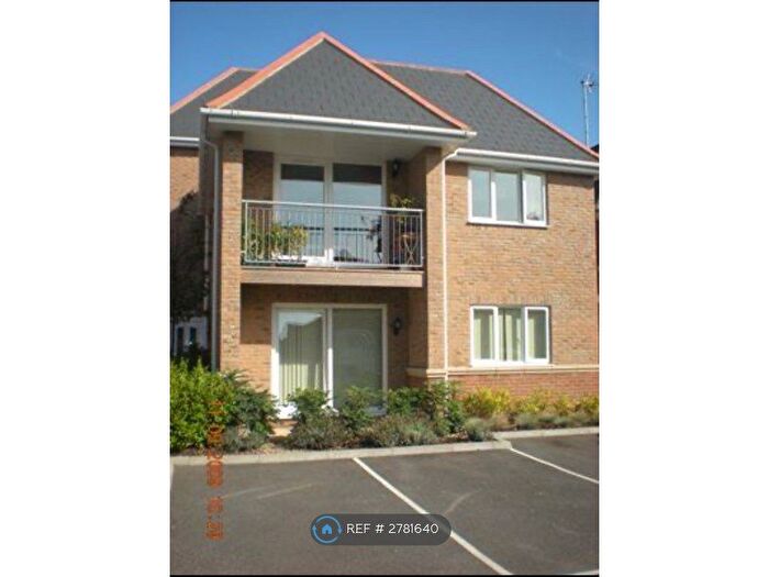 2 Bedroom Flat To Rent In Richmond Park Road, Bournemouth, BH8