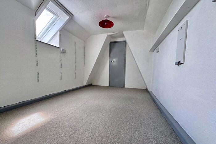 2 Bedroom Detached Bungalow For Sale In Corfe Castle, BH20 - Photo 10