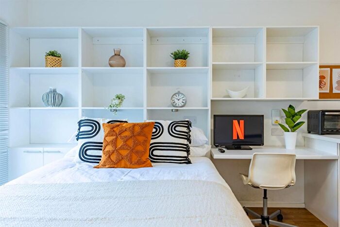 Studio To Rent In Alexandra Road, Mutley, Plymouth, PL4