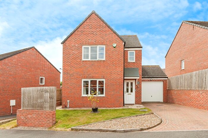 3 Bedroom Detached House For Sale In Sutton View, Wakefield, WF2