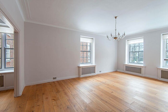 4 Bedroom Apartment To Rent In St Stephens Close, Avenue Road, St John's Wood, London, NW8