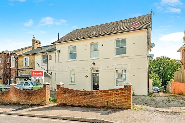 1 Bedroom Flat For Sale In Ridgeway Road, Redhill, RH1