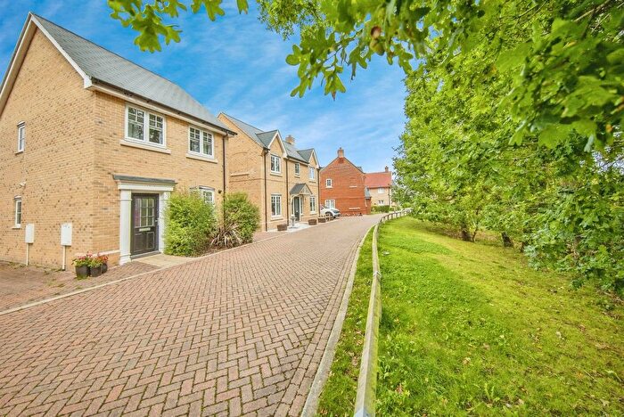 2 Bedroom Detached House For Sale In Woods Way, Rowhedge, Colchester, CO5