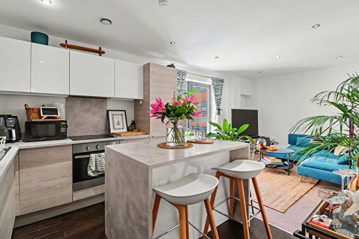 2 Bedroom Flat For Sale In Nuovo Apartments, Great Ancoats Street, Manchester, M4