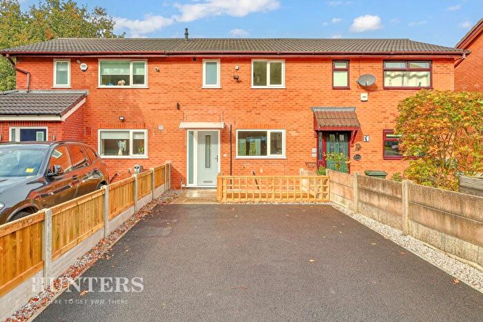 2 Bedroom Town House For Sale In West View, Littleborough, OL15
