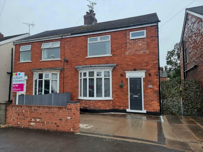 3 Bedroom Semi-Detached House To Rent In Warwick Road, Scunthorpe, DN16