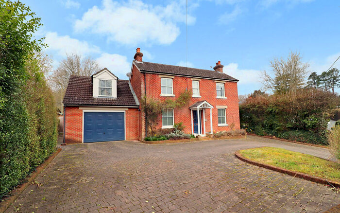 5 Bedroom Detached House For Sale In Beeches Hill, Bishops Waltham, SO32