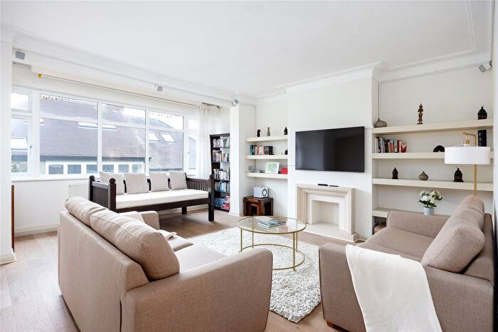 3 Bedroom Flat For Sale In Glendale Drive, Wimbledon, London, SW19
