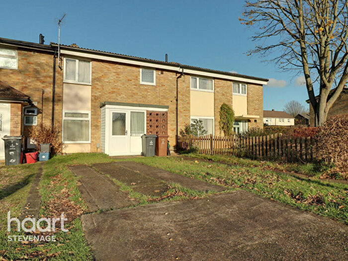 3 Bedroom Terraced House For Sale In The Hawthorns, Stevenage, SG1