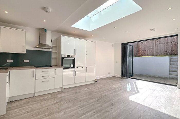 2 Bedroom Flat To Rent In Champion Road, Sydenham, SE26