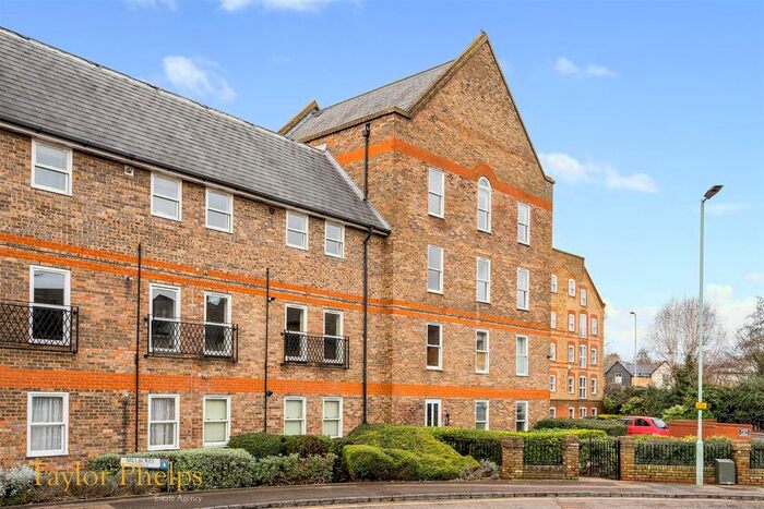 3 Bedroom Flat To Rent In Millacres, Station Road, Ware, SG12