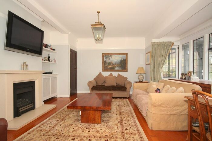 5 Bedroom Detached House To Rent In White Rose Lane, Woking, GU22