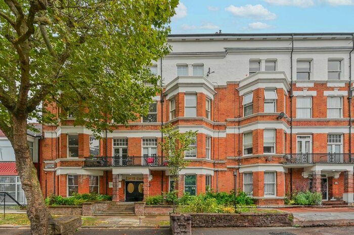 3 Bedroom Flat To Rent In Widdenham Road, Islington, London, N7