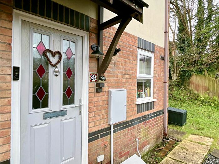 2 Bedroom End Of Terrace House For Sale In Tennyson Way, Killay, Swansea, SA2