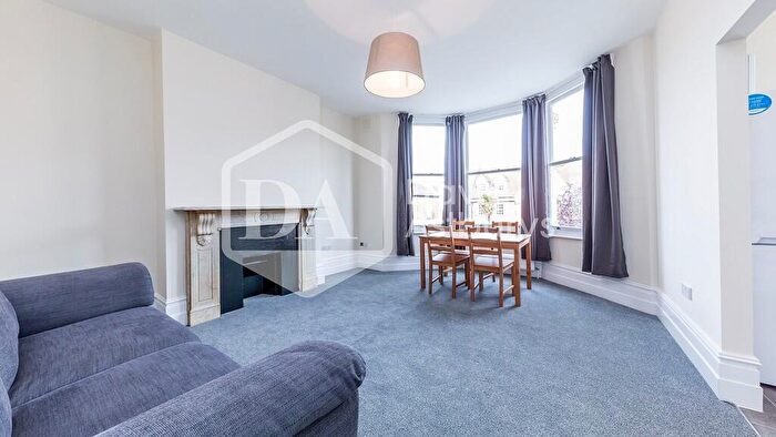 2 Bedroom Apartment To Rent In Stapleton Hall Road, Stroud Green, Finsbury Park, London, N4