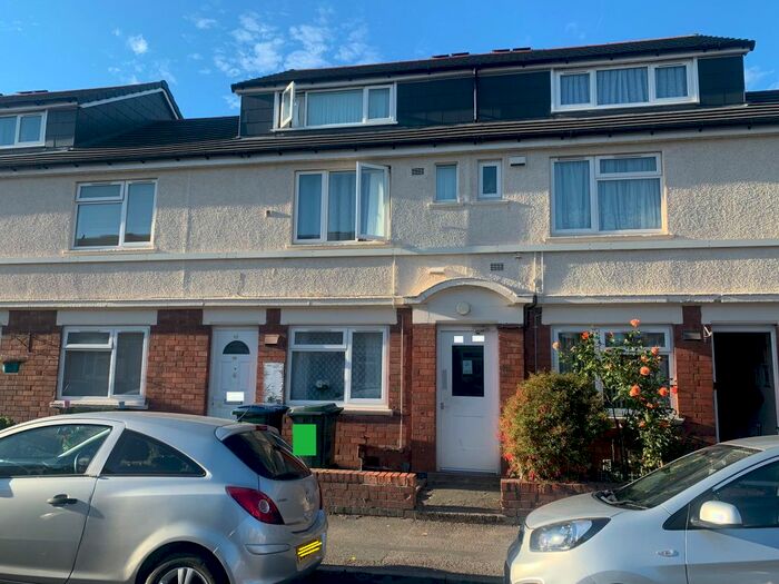 2 Bedroom Maisonette To Rent In Goring Road, Coventry, CV2