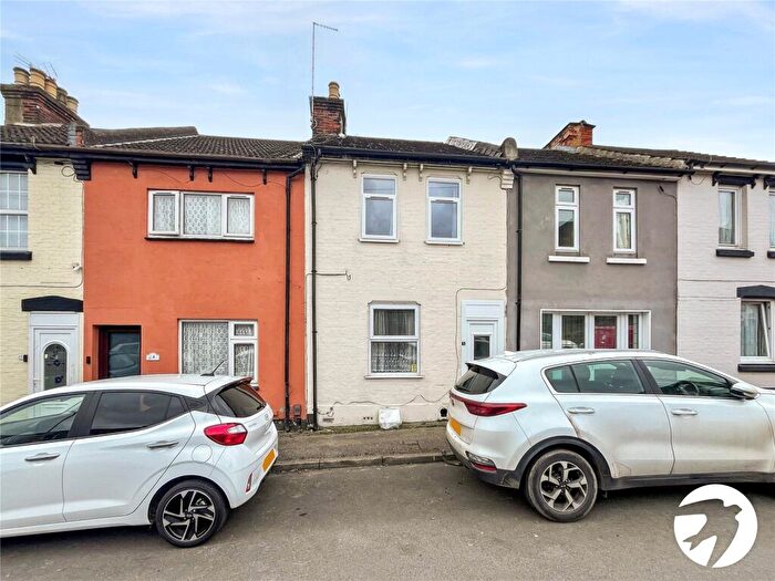 3 Bedroom Terraced House To Rent In Pheasant Road, Chatham, Kent, ME4