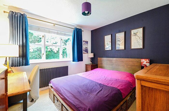 2 Bedroom Apartment For Sale In The Brambles, St. Albans, AL1
