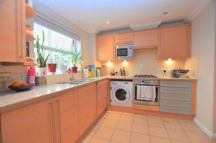 2 Bedroom Flat To Rent In The Avenue Beckenham, BR3