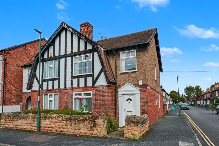 3 Bedroom Semi-detached House For Sale In Greenfield Street, Nottingham, NG7