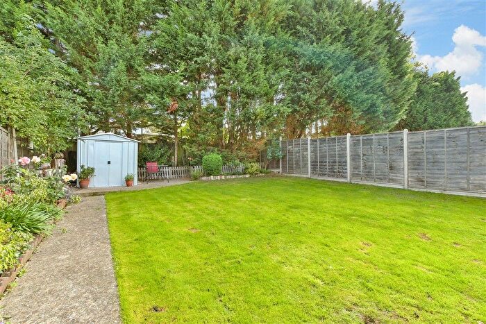 4 Bedroom Semi-detached House For Sale In Merland Rise, Tadworth, Surrey, KT18