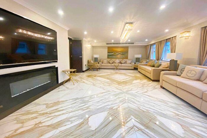 2 Bedroom Semi-Detached House To Rent In London, W1J