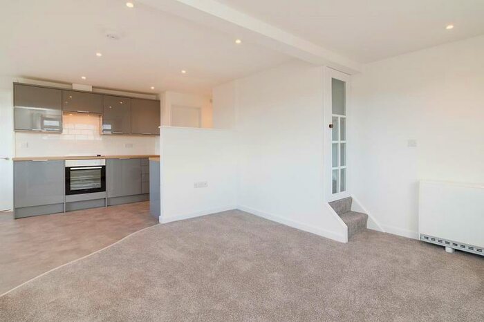 2 Bedroom Maisonette To Rent In Tankerton Road, Whitstable, CT5