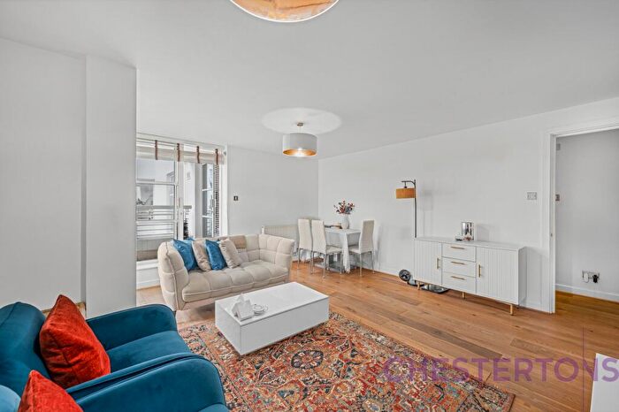 2 Bedroom Flat To Rent In Barrier Point Road, Silvertown, E16