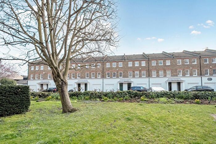 4 Bedroom Terraced House For Sale In Regents Bridge Gardens, London, SW8