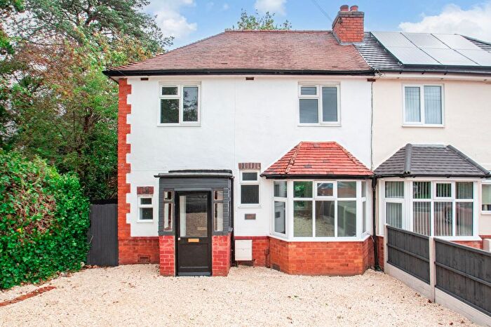 3 Bedroom Semi-Detached House To Rent In Evesham Road, Redditch, Worcestershire, B97