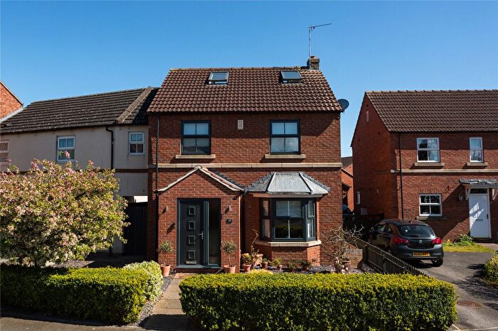 4 Bedroom Link Detached House For Sale In Chaucer Lane, Strensall, York, North Yorkshire, YO32