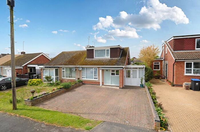 3 Bedroom Detached Bungalow For Sale In Manor Road, Daventry, NN11